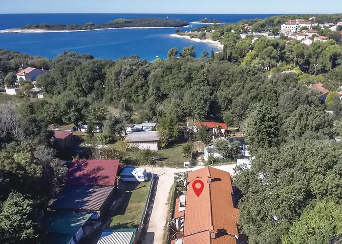 Amazing Apartment In Pula With Kitchen