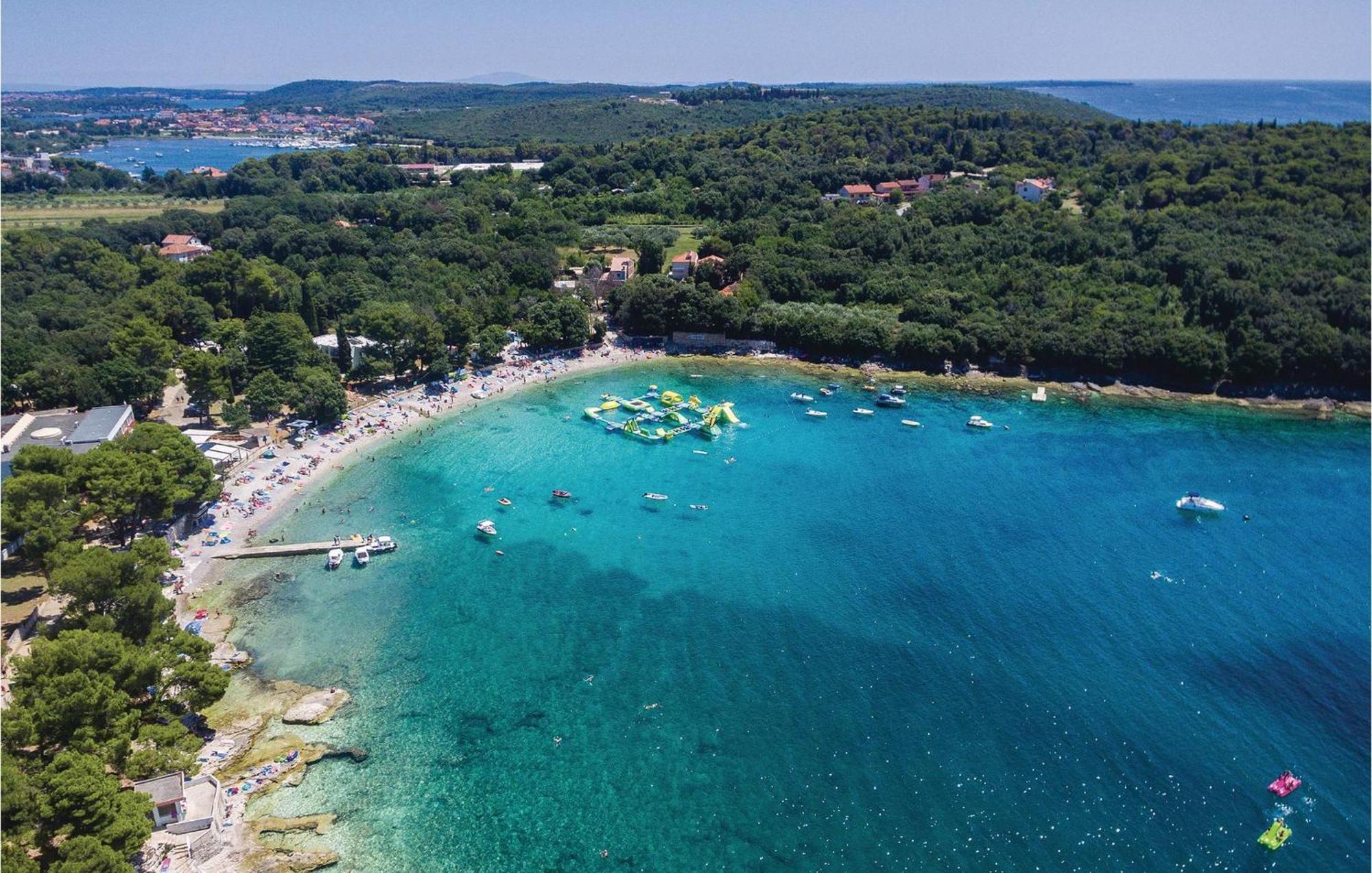 Amazing Apartment In Pula With Kitchen *
