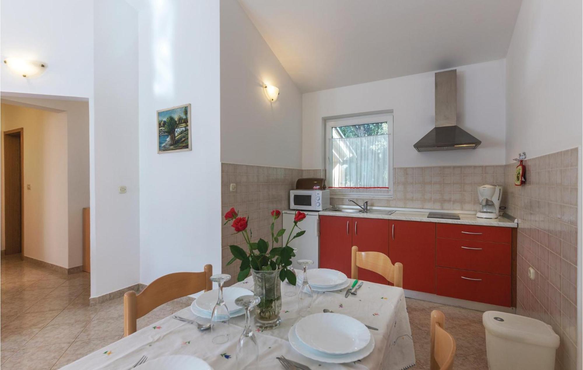 Amazing Apartment In Pula With Kitchen Apartma Pula